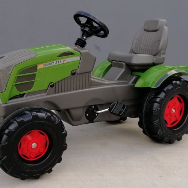 Trator FENDT 211 VARIO