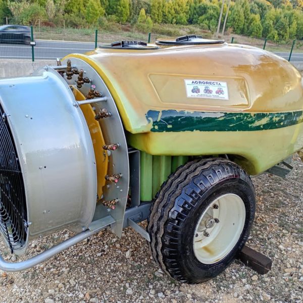 Pulverizador rebocável 1000L ROCHA